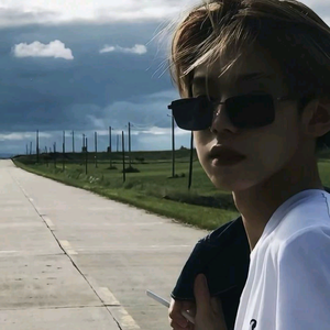 陪我看夕阳吧头像