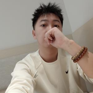 范范学长up头像