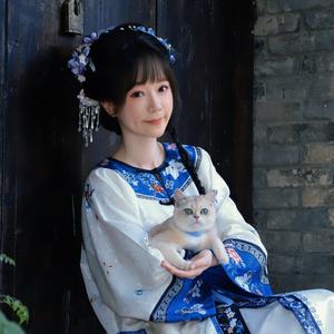 佑吃佑玩的Yuli呀头像