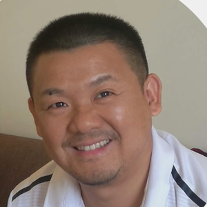 一个被羽毛球耽误的服装设计师头像