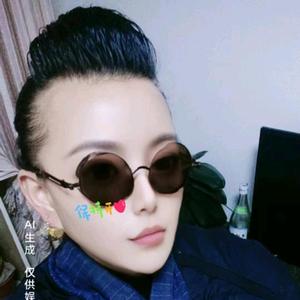 巴黎铁塔下的那抹红樱头像