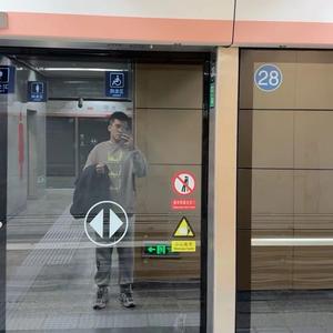 阿宇努力生活头像