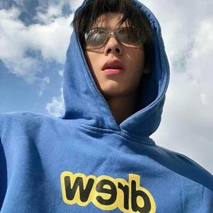 尊尊钰的狗头像