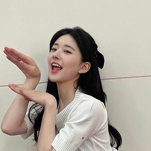 少女小赵爱淦饭头像