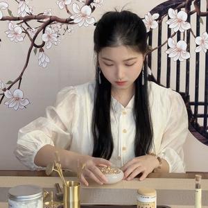沉年古香馆头像