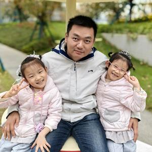 欣依爸比会魔法头像
