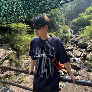 张暖风头像