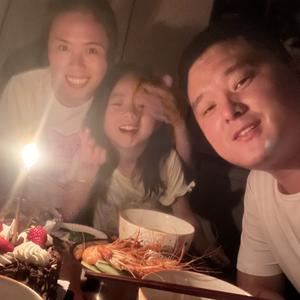 颜弟卖螺蛳粉热爱生活头像