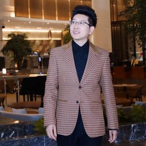 主持人陈龙头像