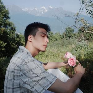 承潼头像