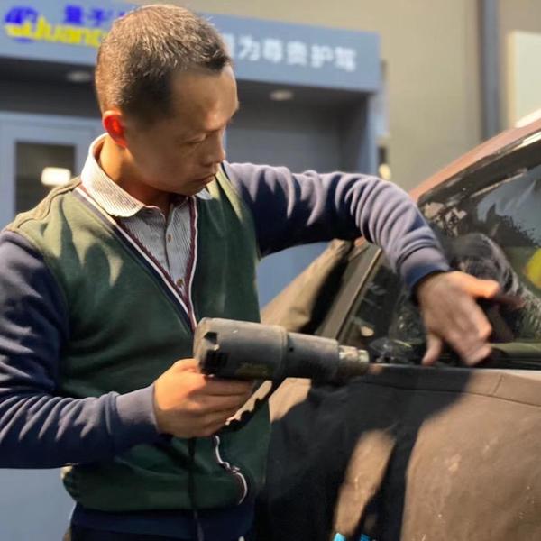 尼古拉斯彭一帆头像
