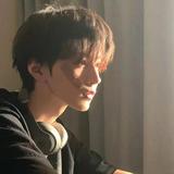 泽怡呀头像