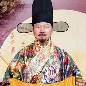 中式婚礼主持人阔达头像
