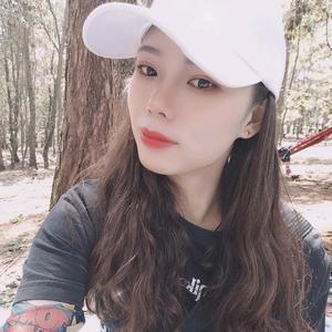 七月吖头像