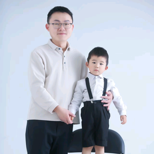 一个倔强的钉子头像