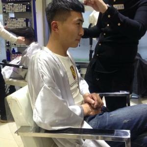 小宇给给头像