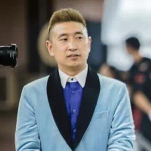 小熊嘎嘎头像