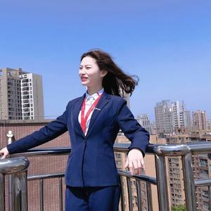 卖房子的小女人小青头像