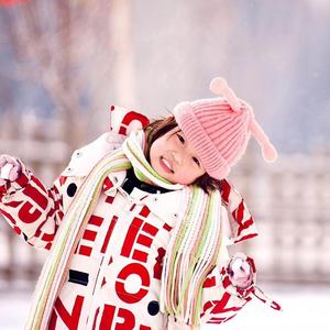 小菠萝爱滑雪头像