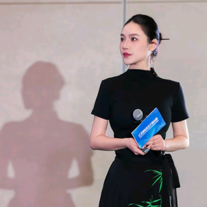 赵小姐讲实体头像