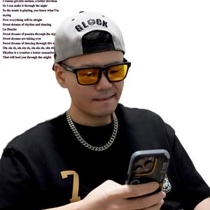 恩白撩车头像