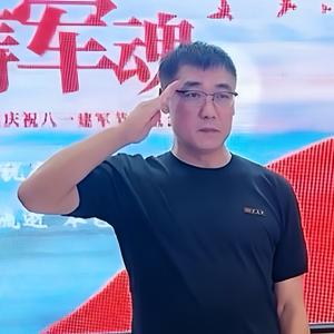 心中那一抹绿色头像