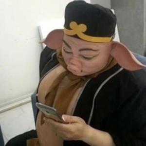 贾哥瞎剪头像