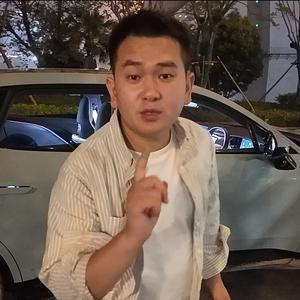 山城塔子头像