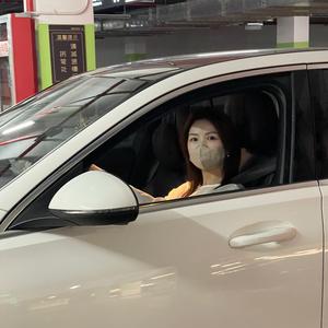 希希的奔驰C头像