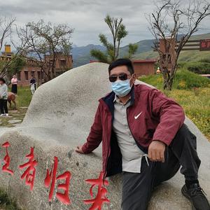 东魂多吉头像
