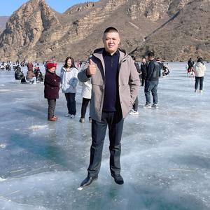 东子有点胖头像
