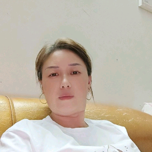 逸娃姐头像