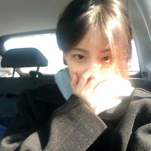 小七丸子头像