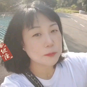 小小蝶😘满儿头像