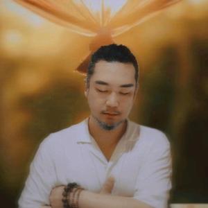 华裟先生头像