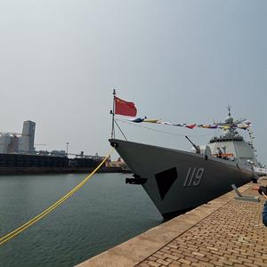 坐着等风来头像