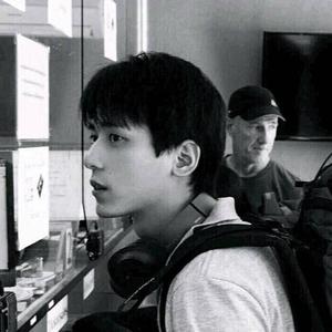 清醒qxqx头像