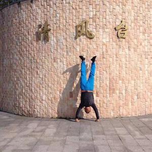 铁汉球杆头像