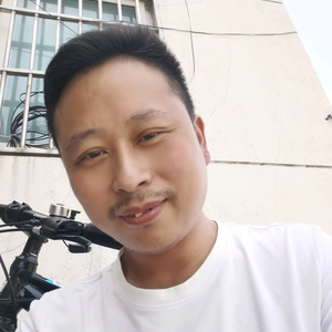鲍牙仔头像