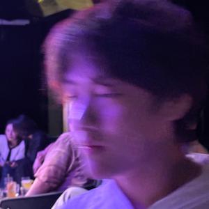 加百利chen头像