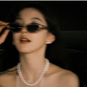 小妮画画头像
