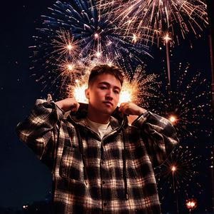张鱼特白头像