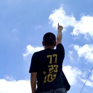 易迈可头像
