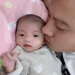 苏皖杨石头头像
