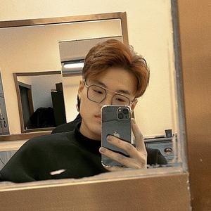 一丝不苟托尼姜 头像