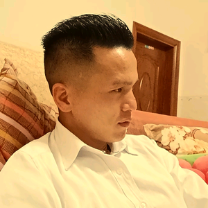 笑面虎19871216头像