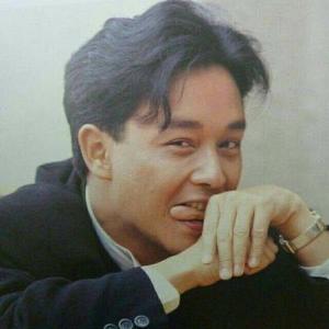 默默的月亮ii头像