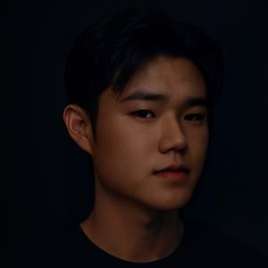 小何在努力头像