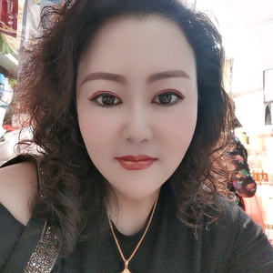 新疆小玲姐头像