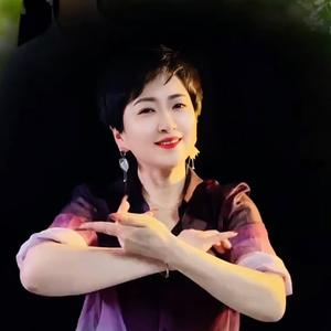 淇淇听歌头像